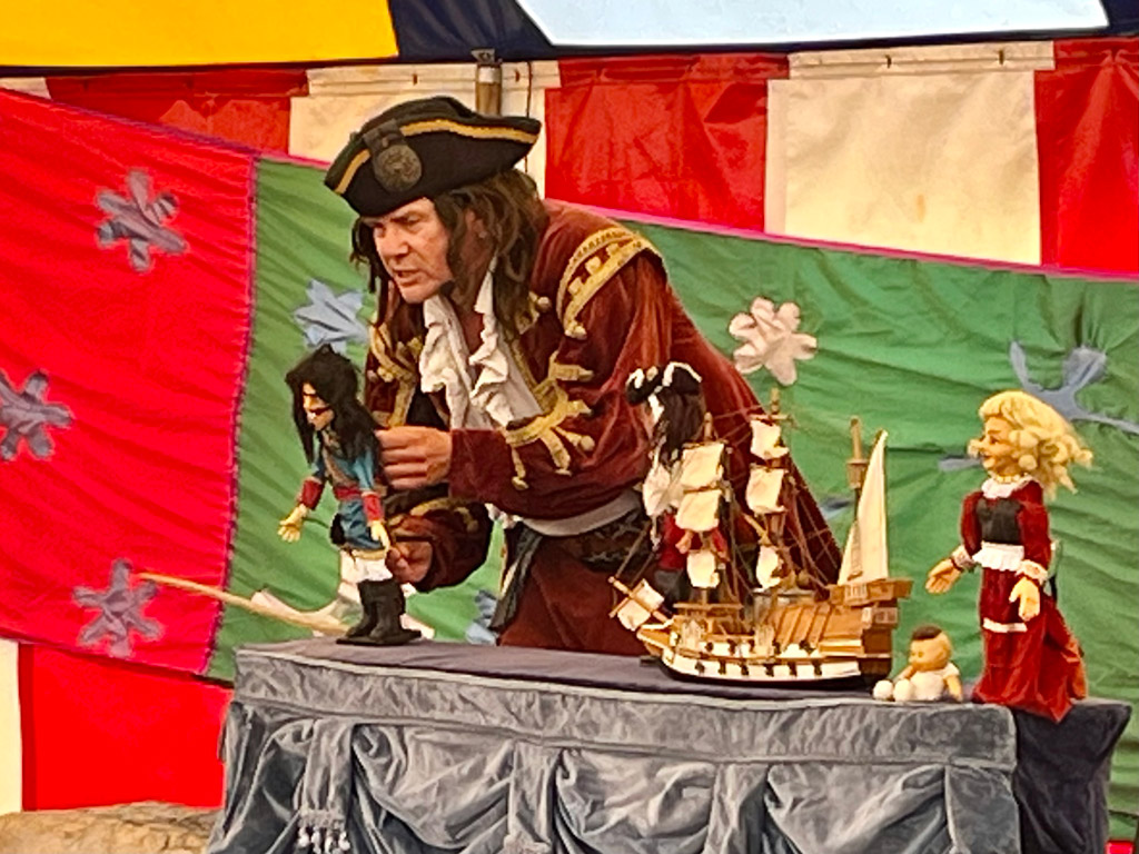baddie pirate, give him a boo